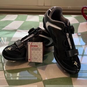 Specialized Cycling Shoes.  Black and White.  Body Geometry Ember Rd Wmn